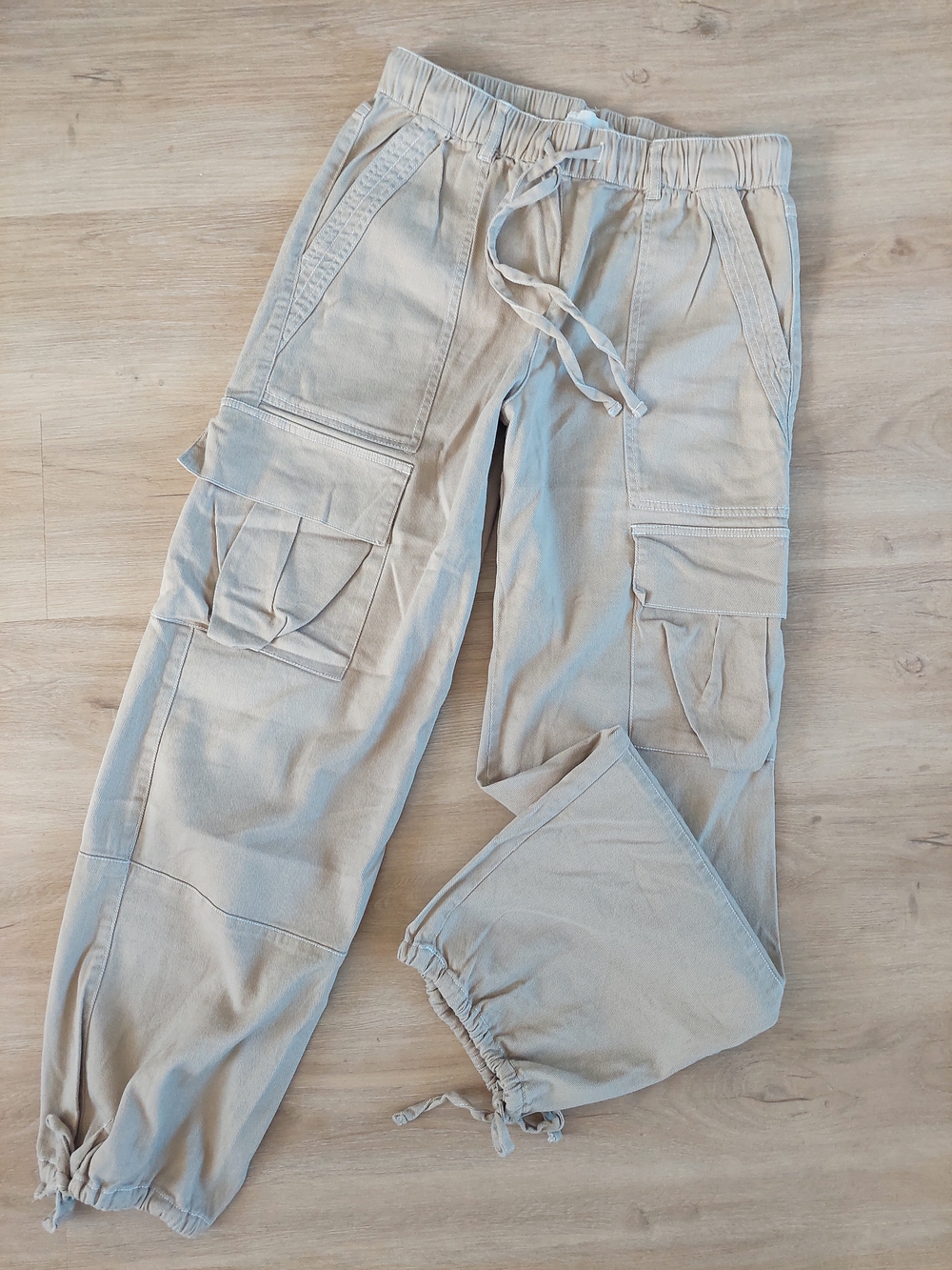 Habitual Women's S Relaxed Pants Light Beige Cargo Joggers with Utility Pockets